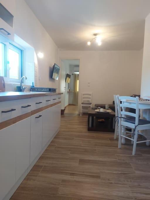 Houlia Home Διαμέρισμα Με Δωρεάν Χώρο Στάθμευσης Stenies Экстерьер фото
