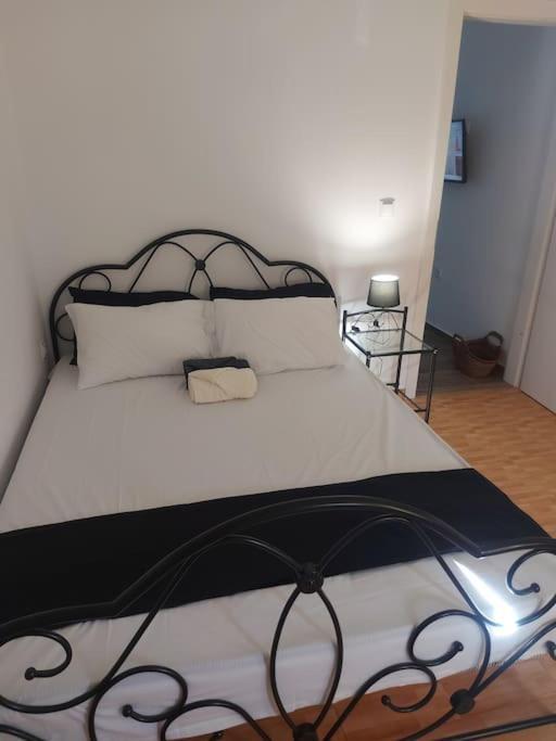 Houlia Home Διαμέρισμα Με Δωρεάν Χώρο Στάθμευσης Stenies Экстерьер фото